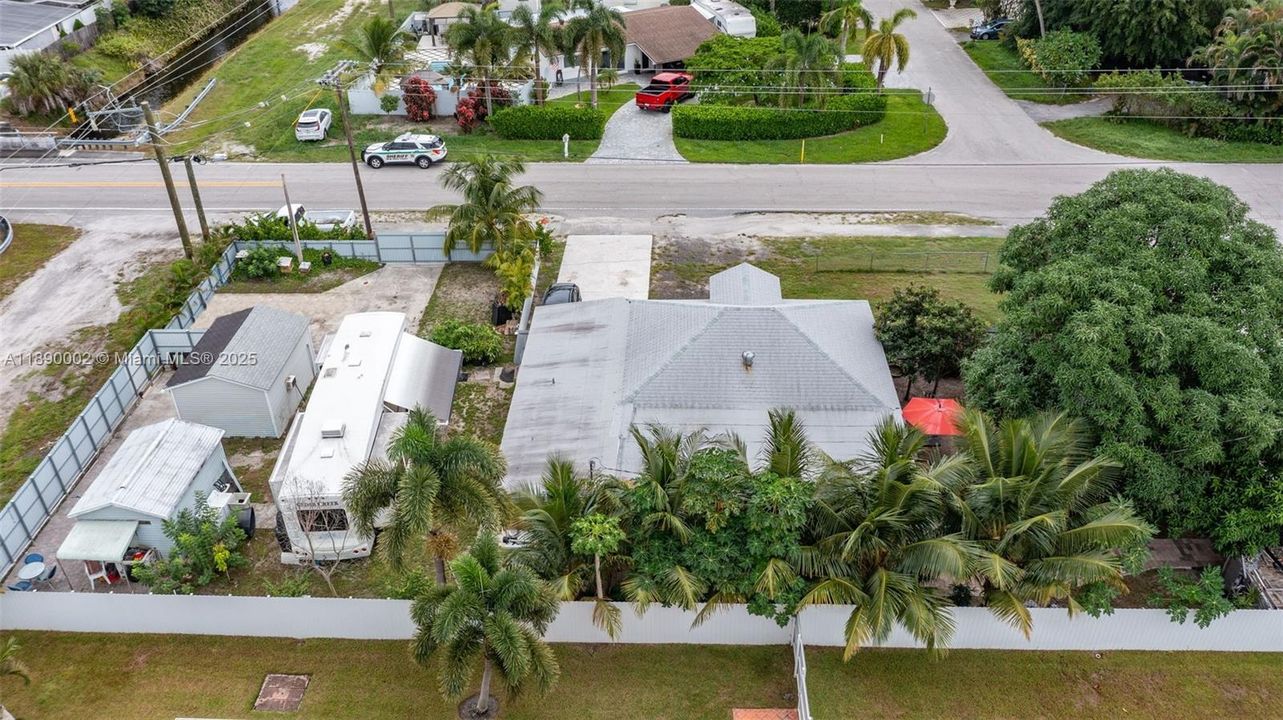 For Sale: $449,000 (3 beds, 2 baths, 1056 Square Feet)