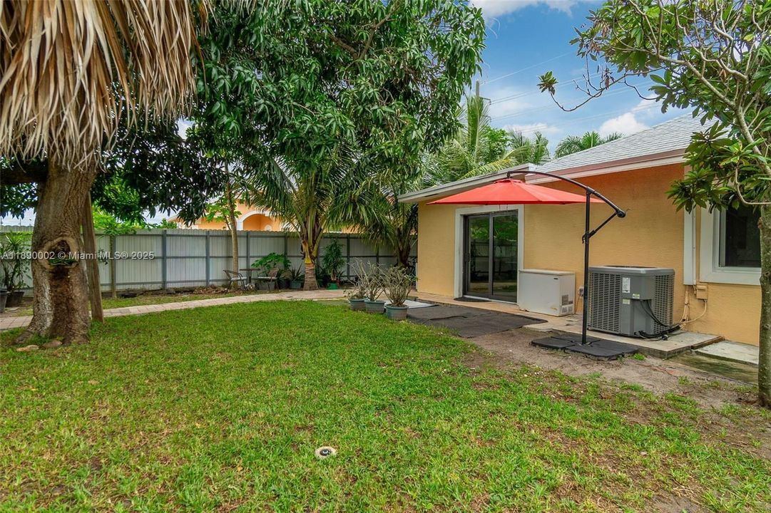 For Sale: $449,000 (3 beds, 2 baths, 1056 Square Feet)