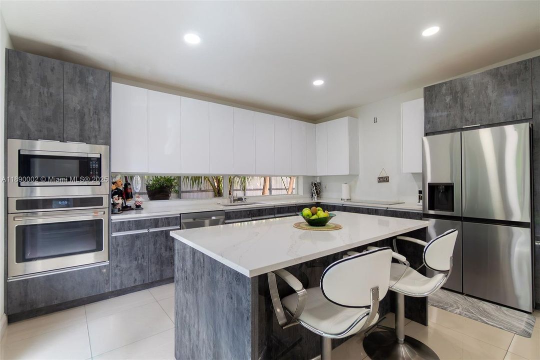 For Sale: $449,000 (3 beds, 2 baths, 1056 Square Feet)