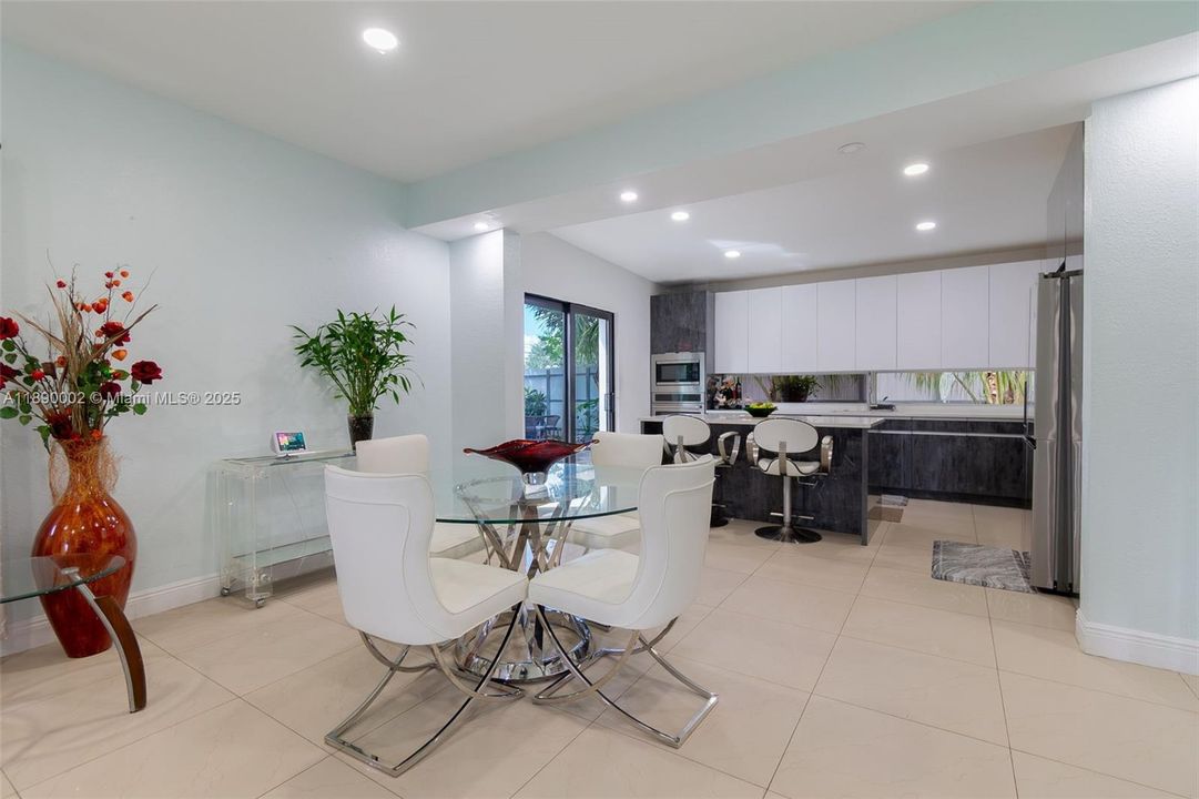 For Sale: $449,000 (3 beds, 2 baths, 1056 Square Feet)