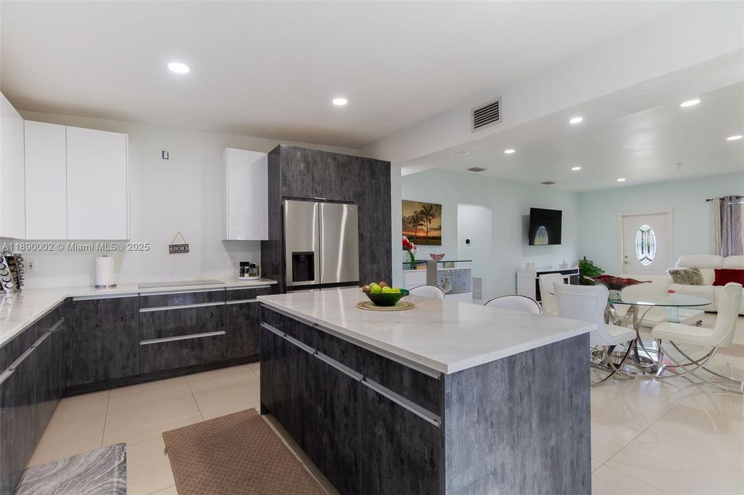 For Sale: $449,000 (3 beds, 2 baths, 1056 Square Feet)