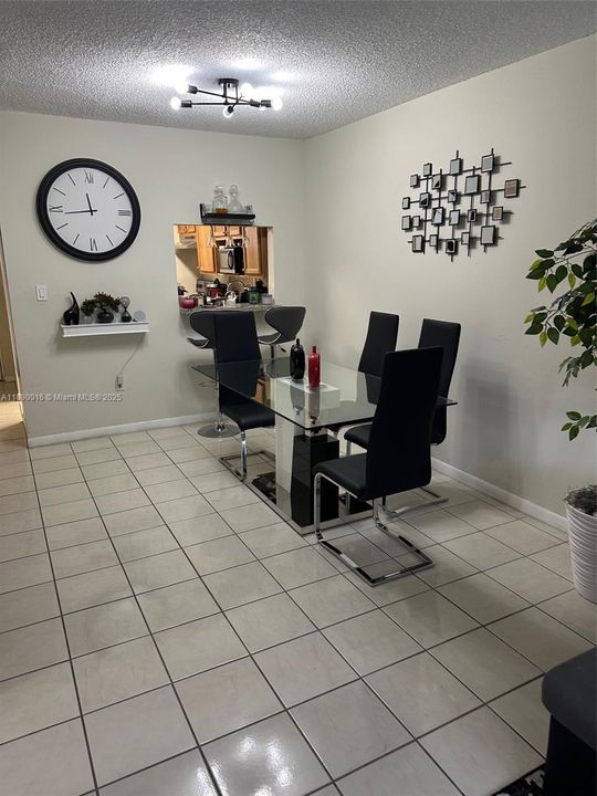 For Sale: $220,000 (2 beds, 2 baths, 840 Square Feet)