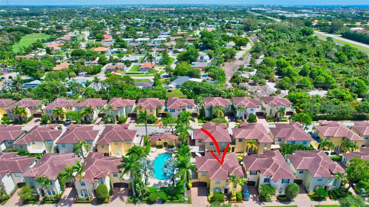 Activo con contrato: $5,995 (4 camas, 3 baños, 2501 Pies cuadrados)