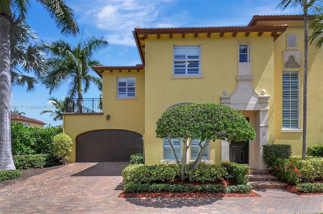 Activo con contrato: $5,995 (4 camas, 3 baños, 2501 Pies cuadrados)