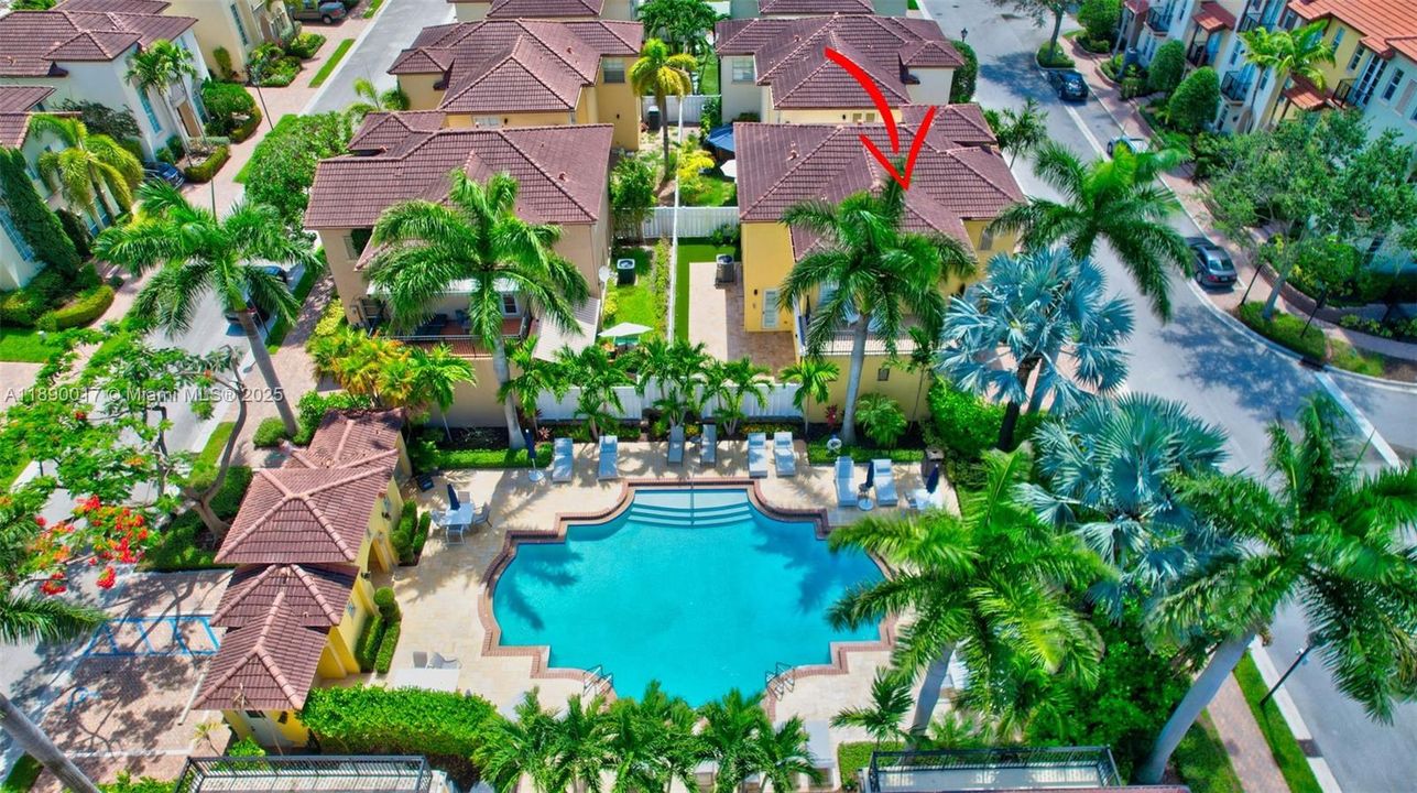 Activo con contrato: $5,995 (4 camas, 3 baños, 2501 Pies cuadrados)