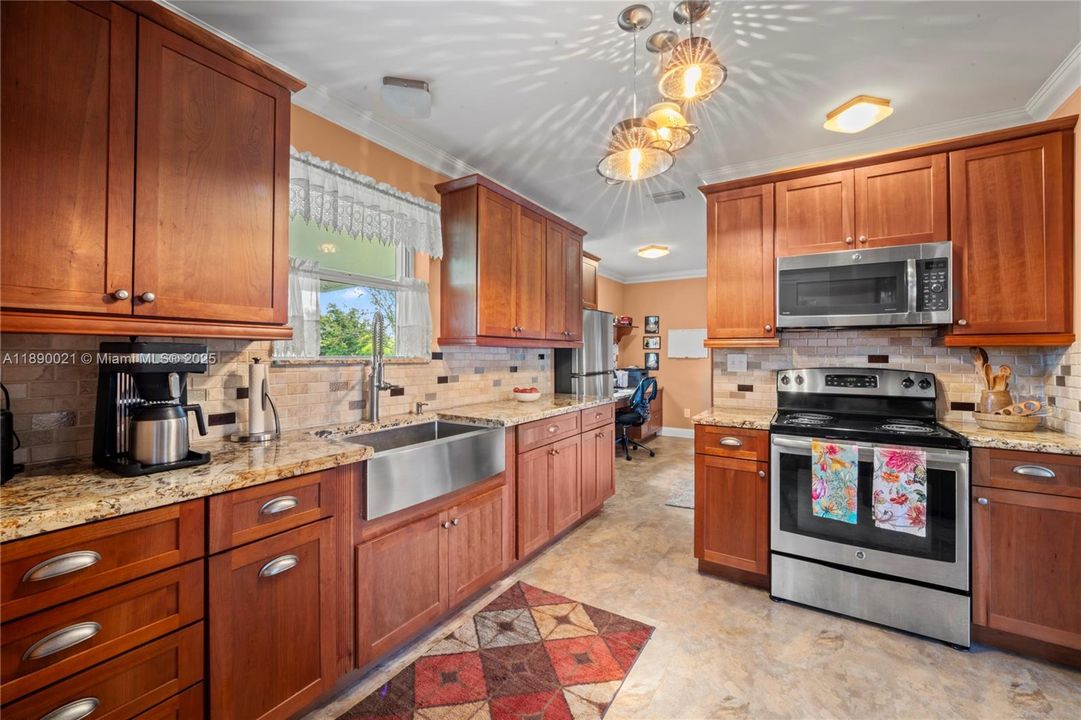 Recently Sold: $1,200,000 (2 beds, 1 baths, 2362 Square Feet)