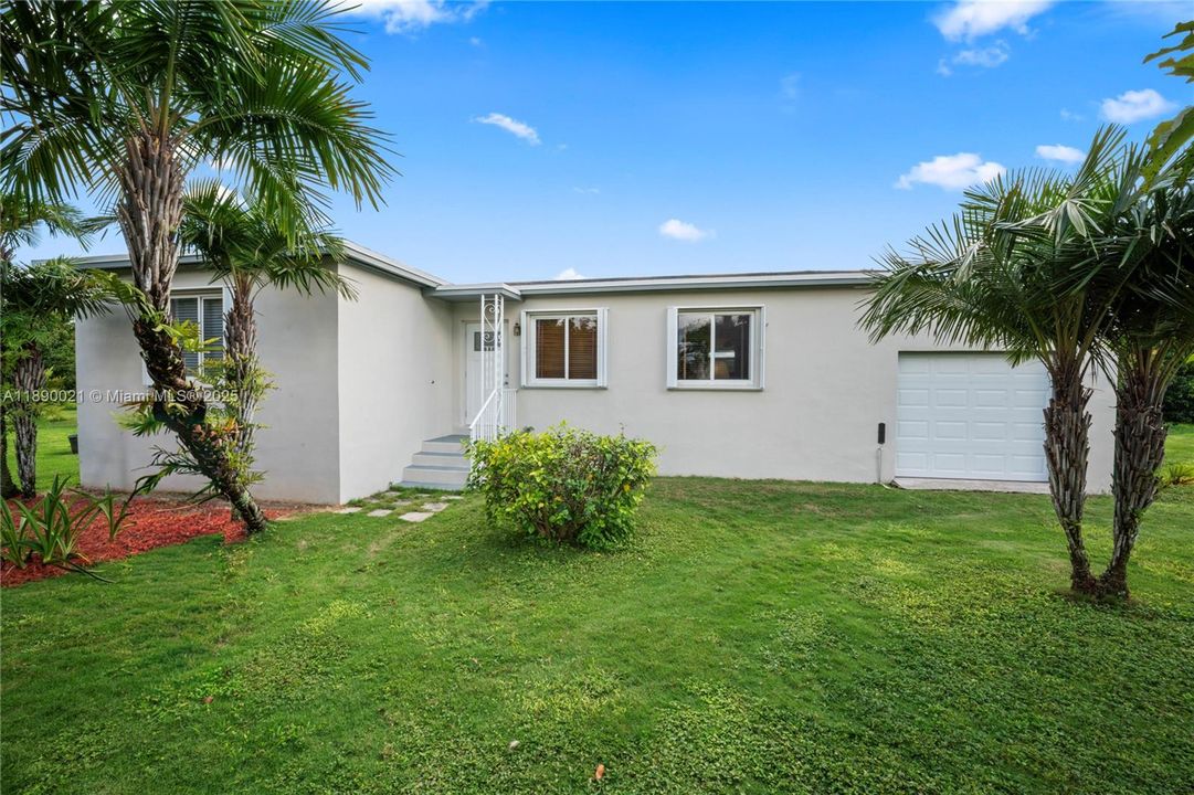 Recently Sold: $1,200,000 (2 beds, 1 baths, 2362 Square Feet)