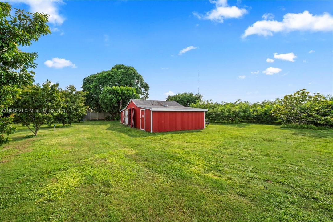 Recently Sold: $1,200,000 (2 beds, 1 baths, 2362 Square Feet)