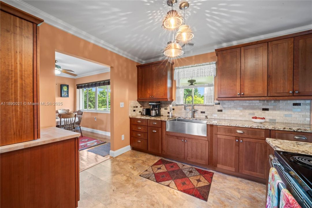 Recently Sold: $1,200,000 (2 beds, 1 baths, 2362 Square Feet)