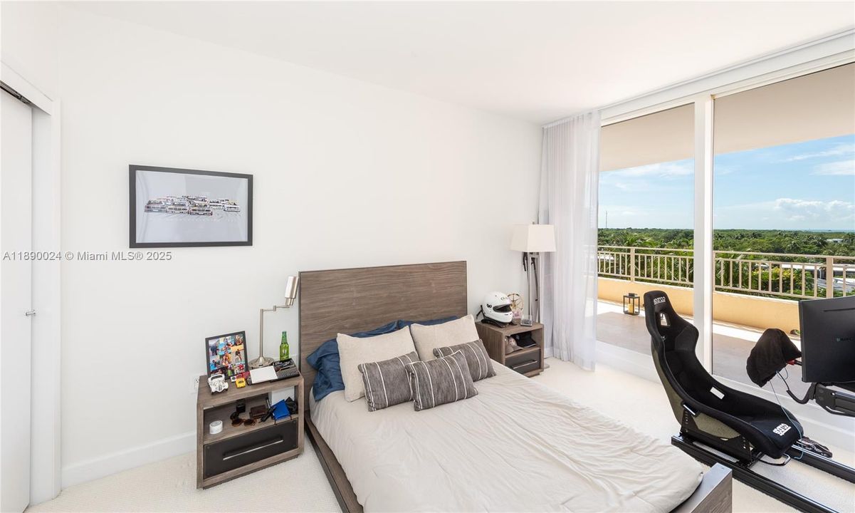 Activo con contrato: $3,850,000 (3 camas, 3 baños, 2510 Pies cuadrados)