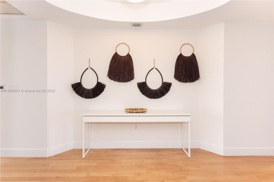 Activo con contrato: $3,850,000 (3 camas, 3 baños, 2510 Pies cuadrados)