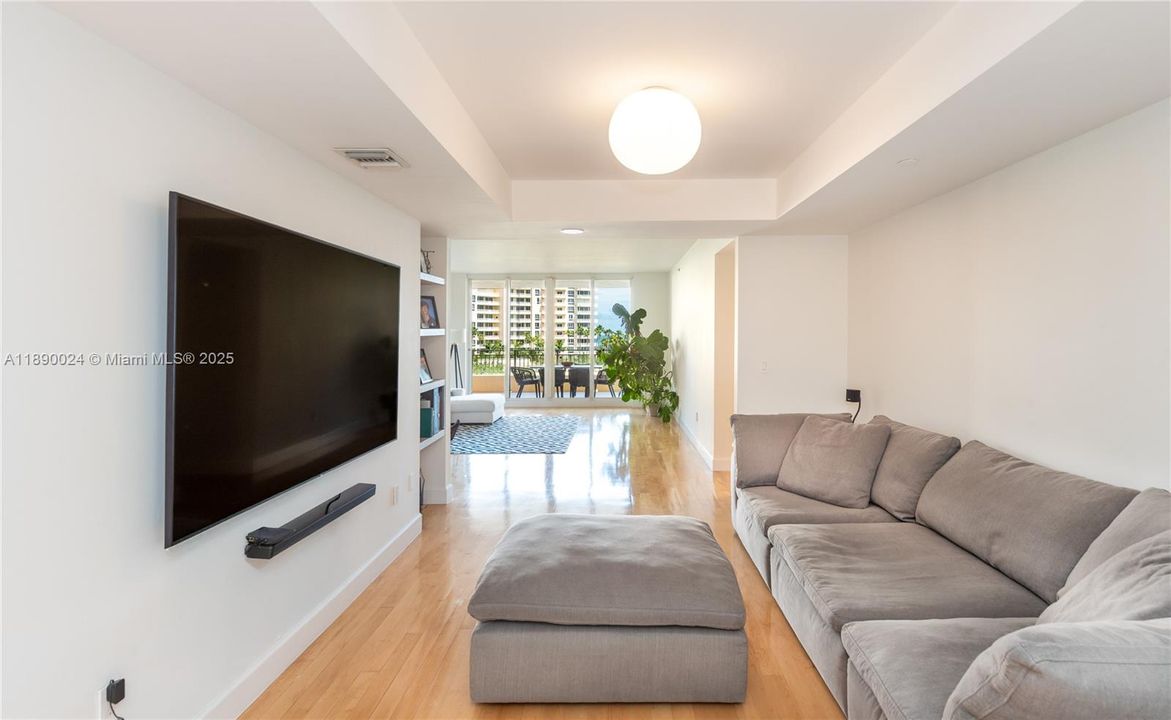 Activo con contrato: $3,850,000 (3 camas, 3 baños, 2510 Pies cuadrados)