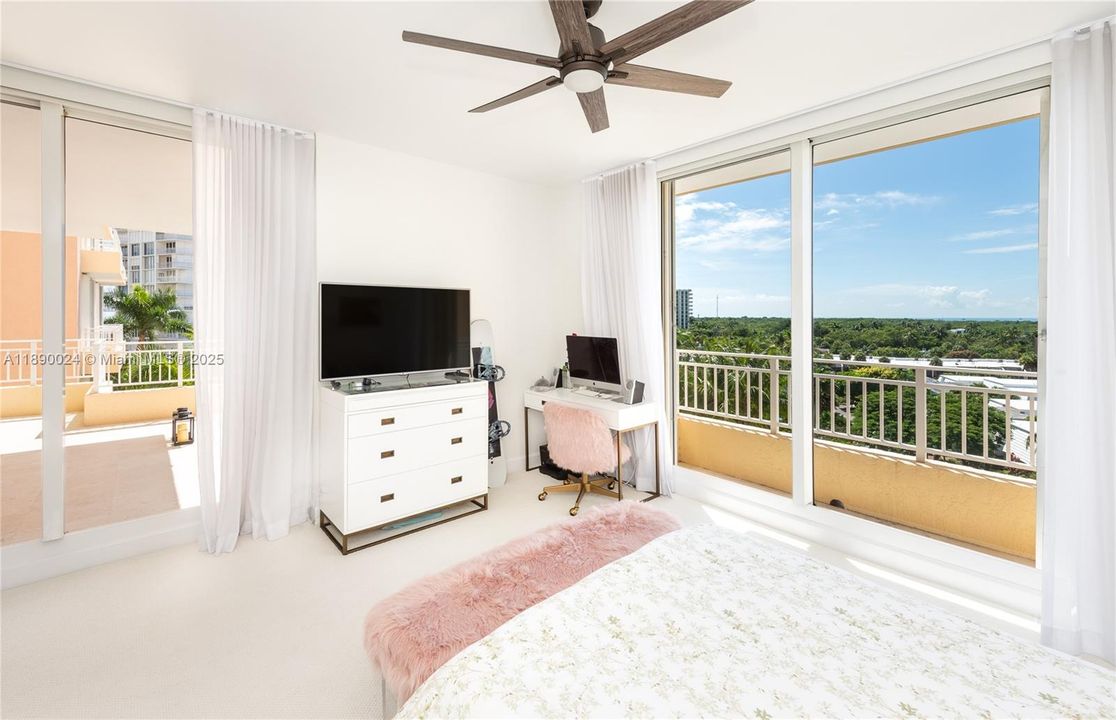 Activo con contrato: $3,850,000 (3 camas, 3 baños, 2510 Pies cuadrados)