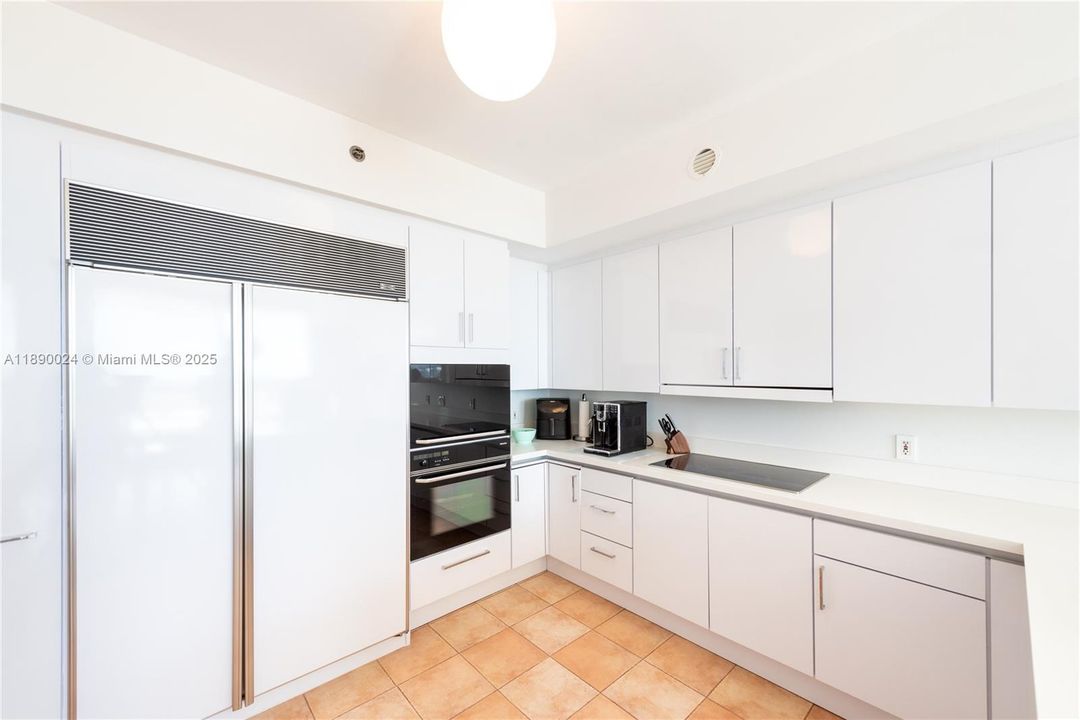 Activo con contrato: $3,850,000 (3 camas, 3 baños, 2510 Pies cuadrados)