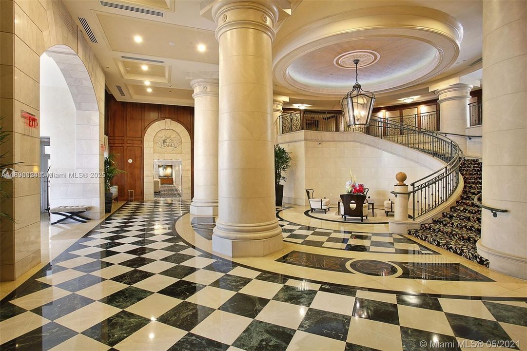 Activo con contrato: $3,850,000 (3 camas, 3 baños, 2510 Pies cuadrados)