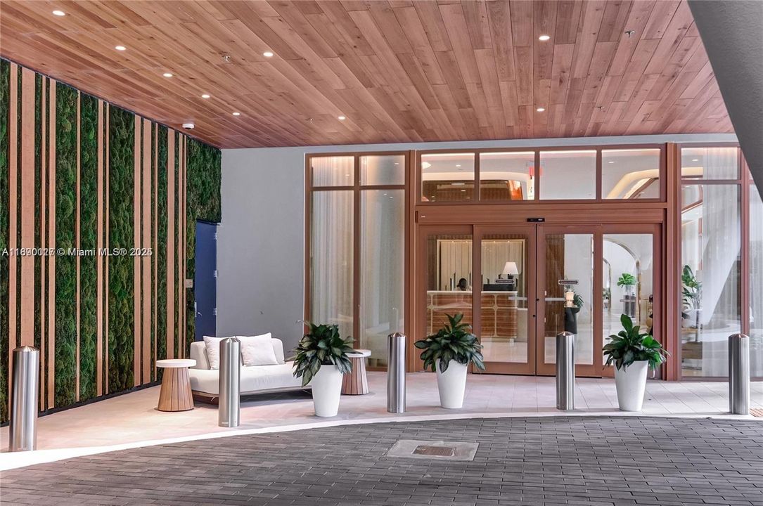 合同活跃: $10,000 (2 贝兹, 2 浴室, 0 平方英尺)