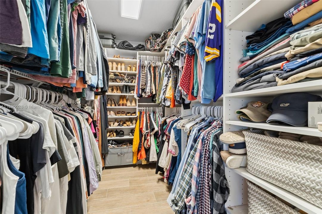 Recently Sold: $675,000 (4 beds, 3 baths, 2475 Square Feet)