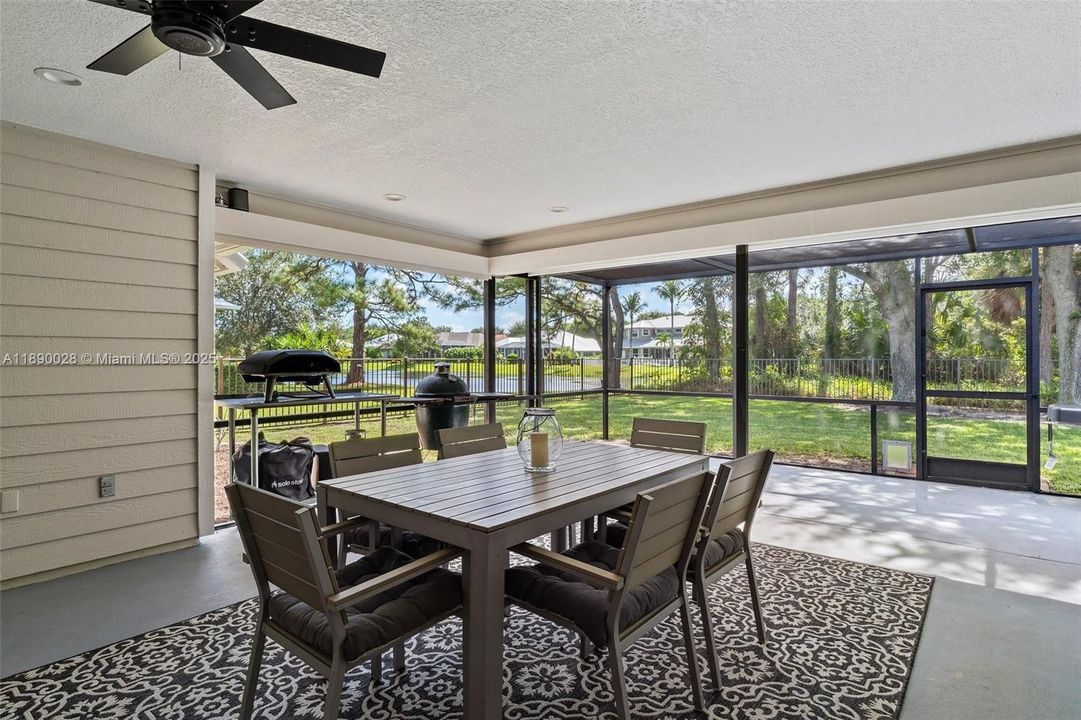 Recently Sold: $675,000 (4 beds, 3 baths, 2475 Square Feet)