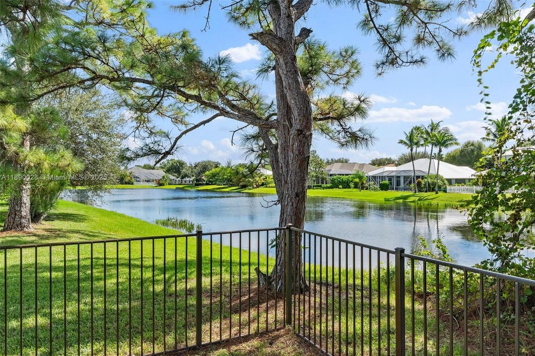 Recently Sold: $675,000 (4 beds, 3 baths, 2475 Square Feet)