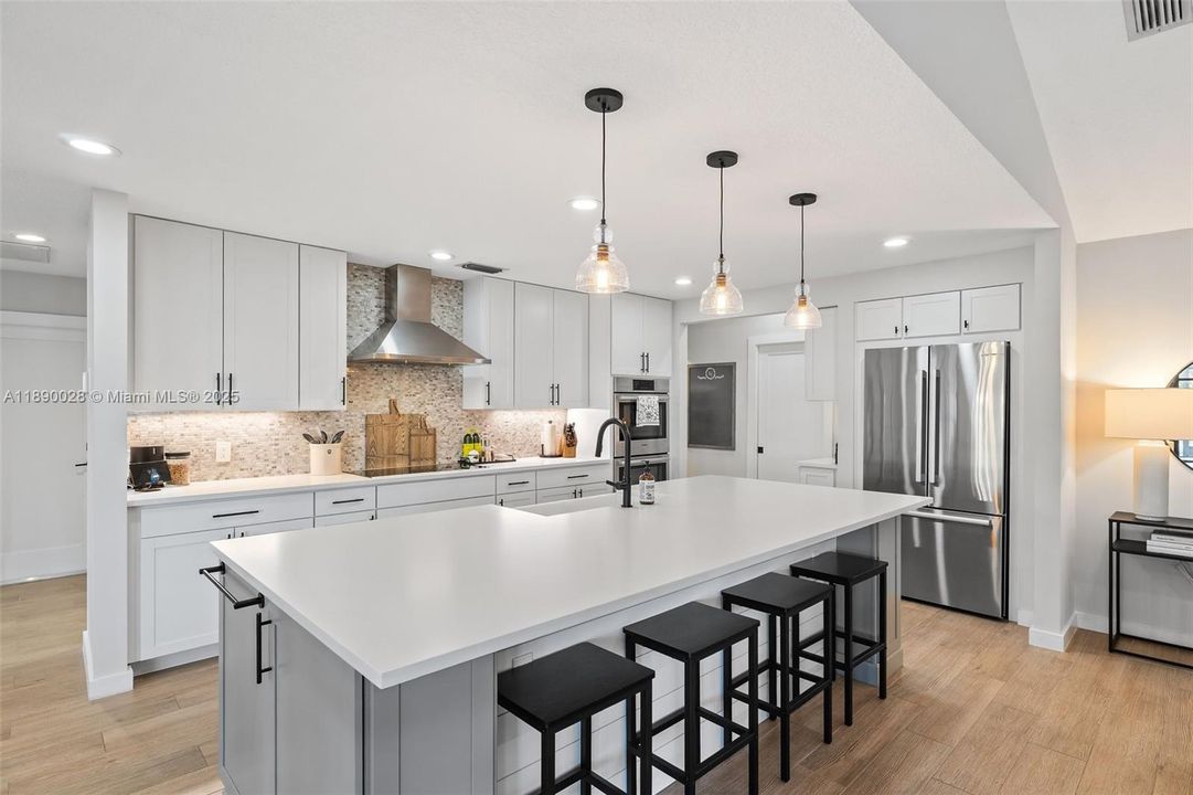 Recently Sold: $675,000 (4 beds, 3 baths, 2475 Square Feet)