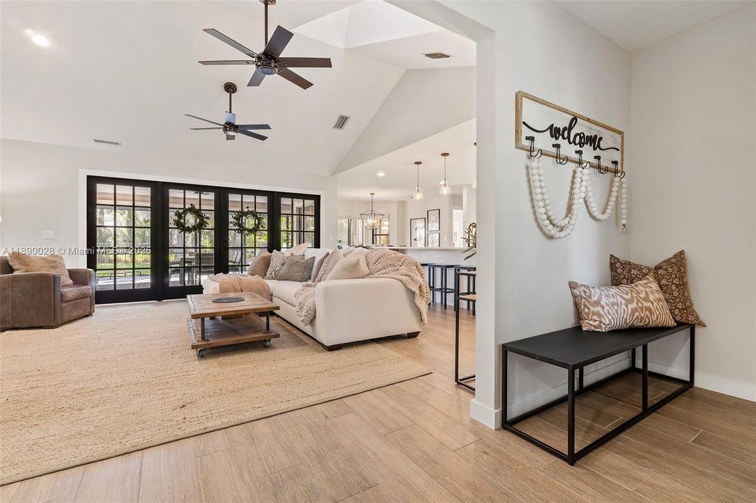 Recently Sold: $675,000 (4 beds, 3 baths, 2475 Square Feet)