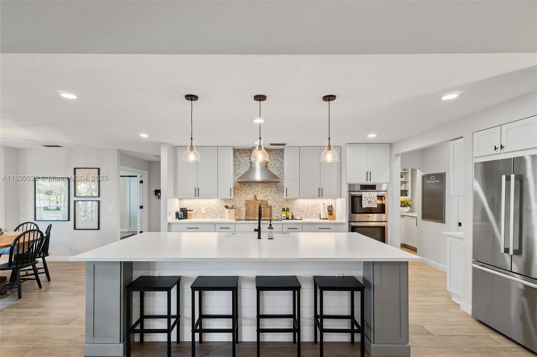 Recently Sold: $675,000 (4 beds, 3 baths, 2475 Square Feet)