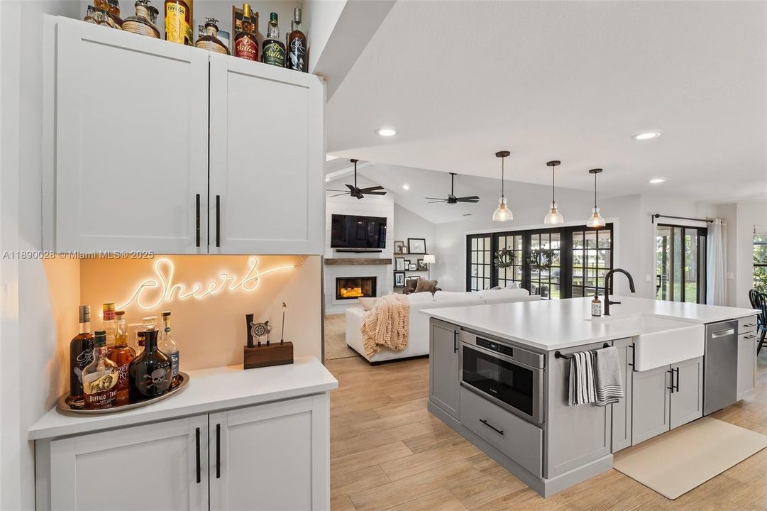 Recently Sold: $675,000 (4 beds, 3 baths, 2475 Square Feet)