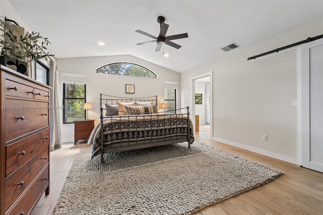 Recently Sold: $675,000 (4 beds, 3 baths, 2475 Square Feet)