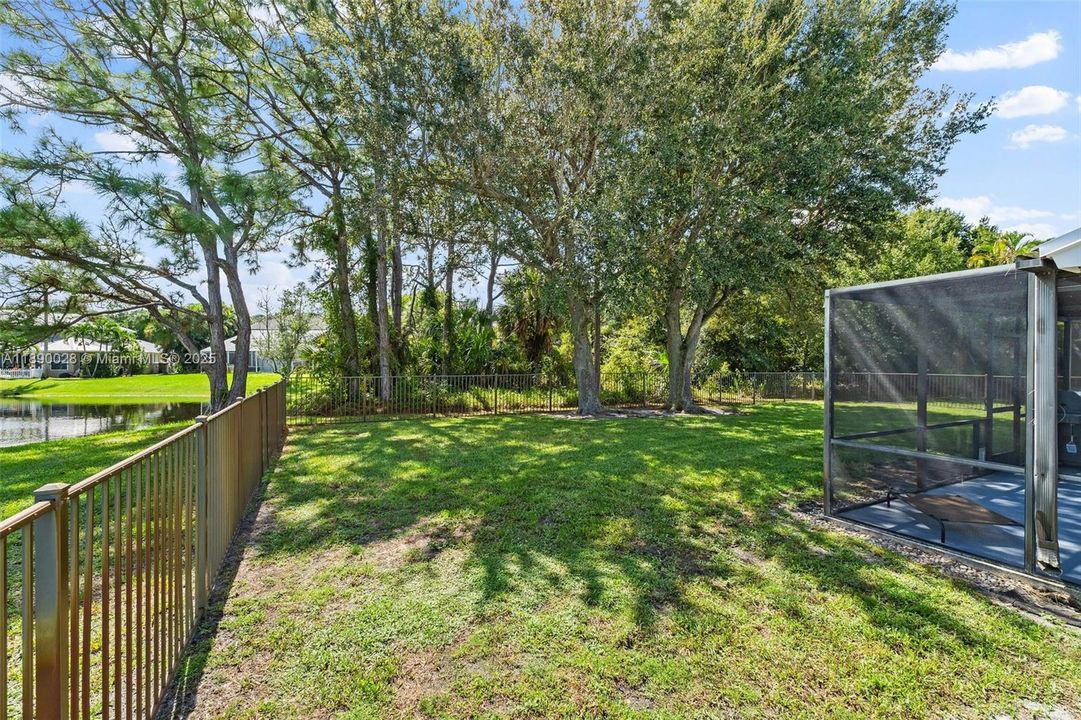 Recently Sold: $675,000 (4 beds, 3 baths, 2475 Square Feet)