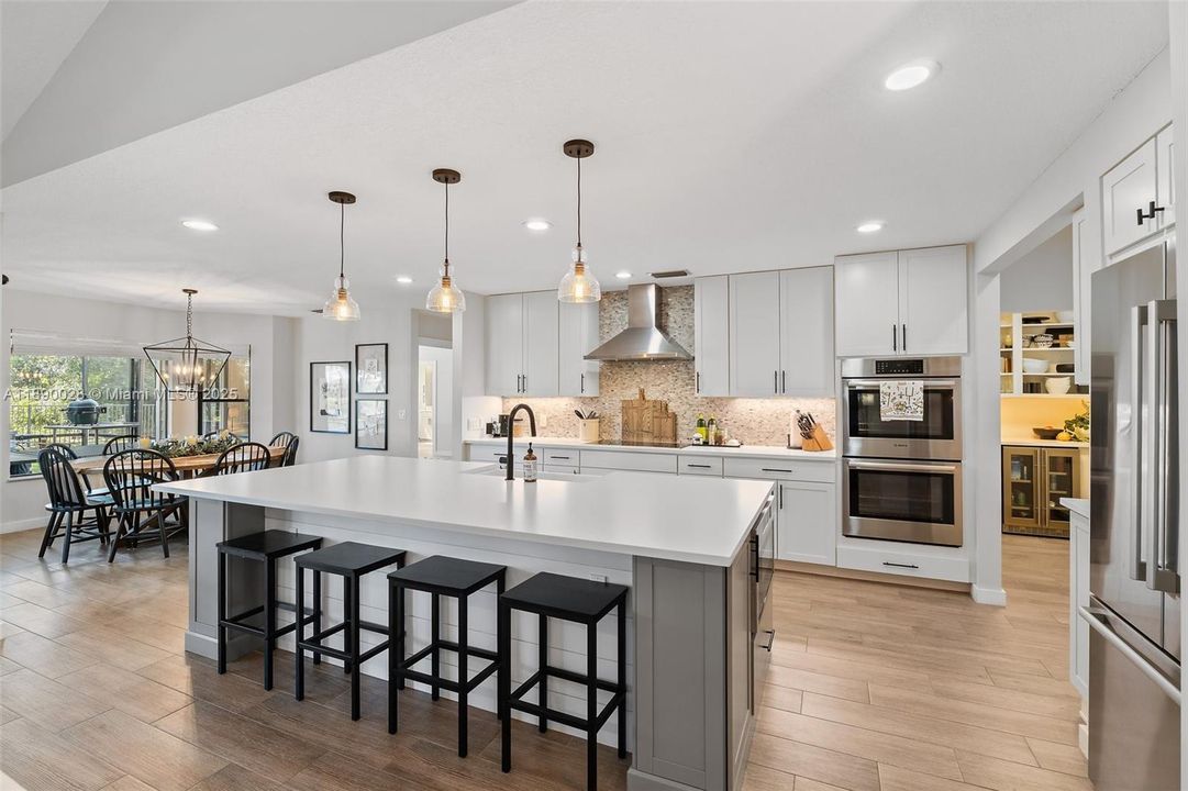 Recently Sold: $675,000 (4 beds, 3 baths, 2475 Square Feet)