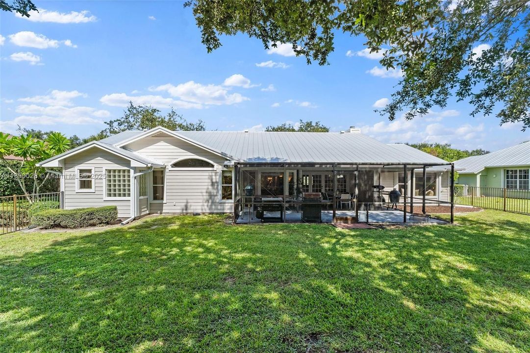 Recently Sold: $675,000 (4 beds, 3 baths, 2475 Square Feet)