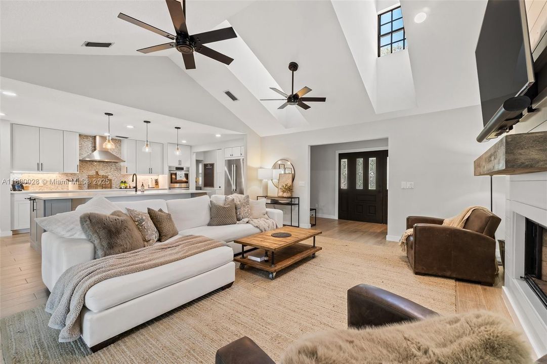 Recently Sold: $675,000 (4 beds, 3 baths, 2475 Square Feet)