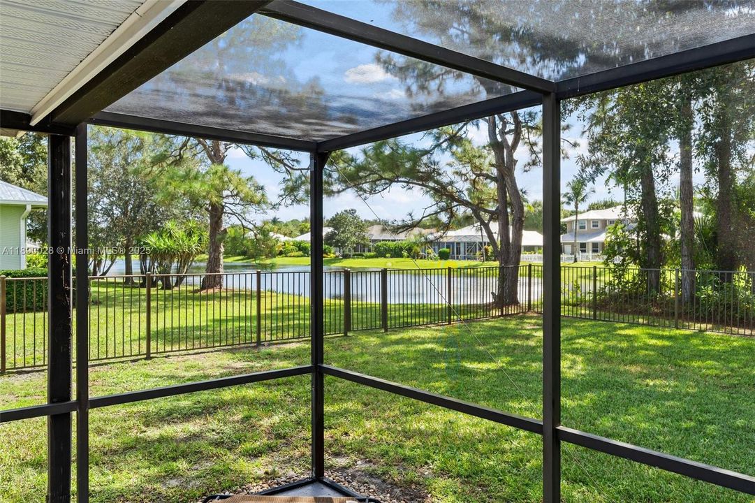 Recently Sold: $675,000 (4 beds, 3 baths, 2475 Square Feet)