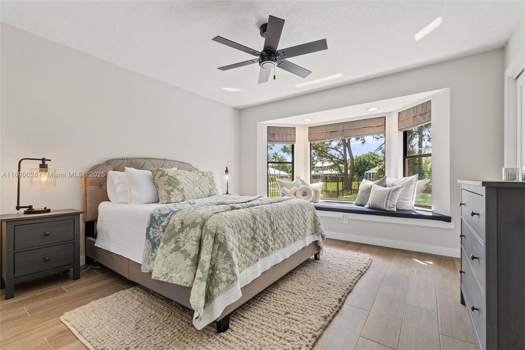 Recently Sold: $675,000 (4 beds, 3 baths, 2475 Square Feet)