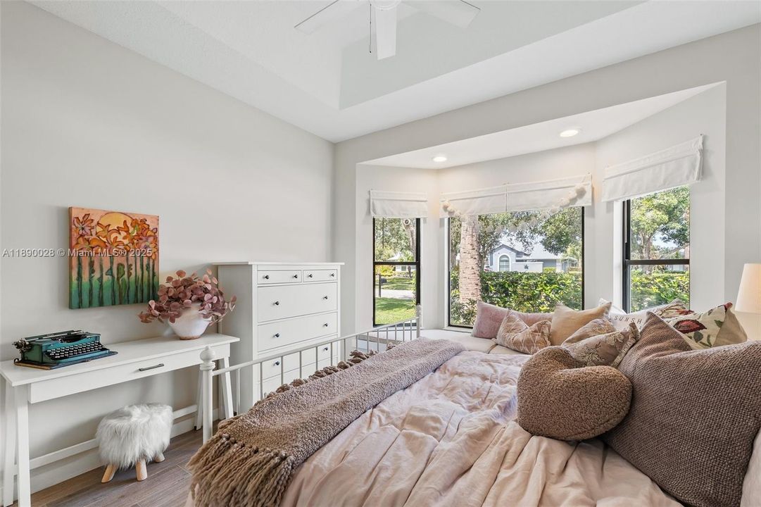 Recently Sold: $675,000 (4 beds, 3 baths, 2475 Square Feet)