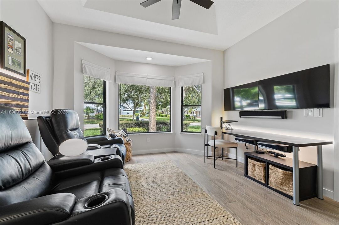 Recently Sold: $675,000 (4 beds, 3 baths, 2475 Square Feet)