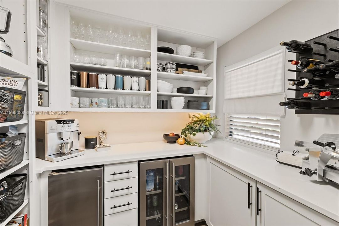 Recently Sold: $675,000 (4 beds, 3 baths, 2475 Square Feet)