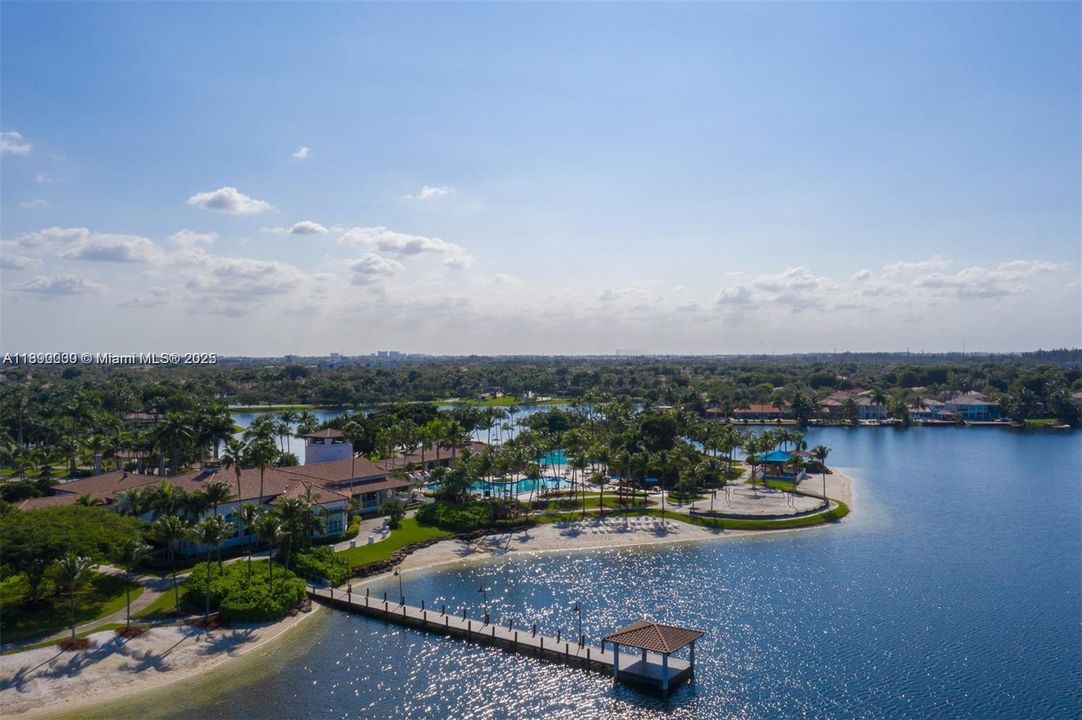 На продажу: $760,000 (3 спален, 2 ванн, 2490 Квадратных фут)