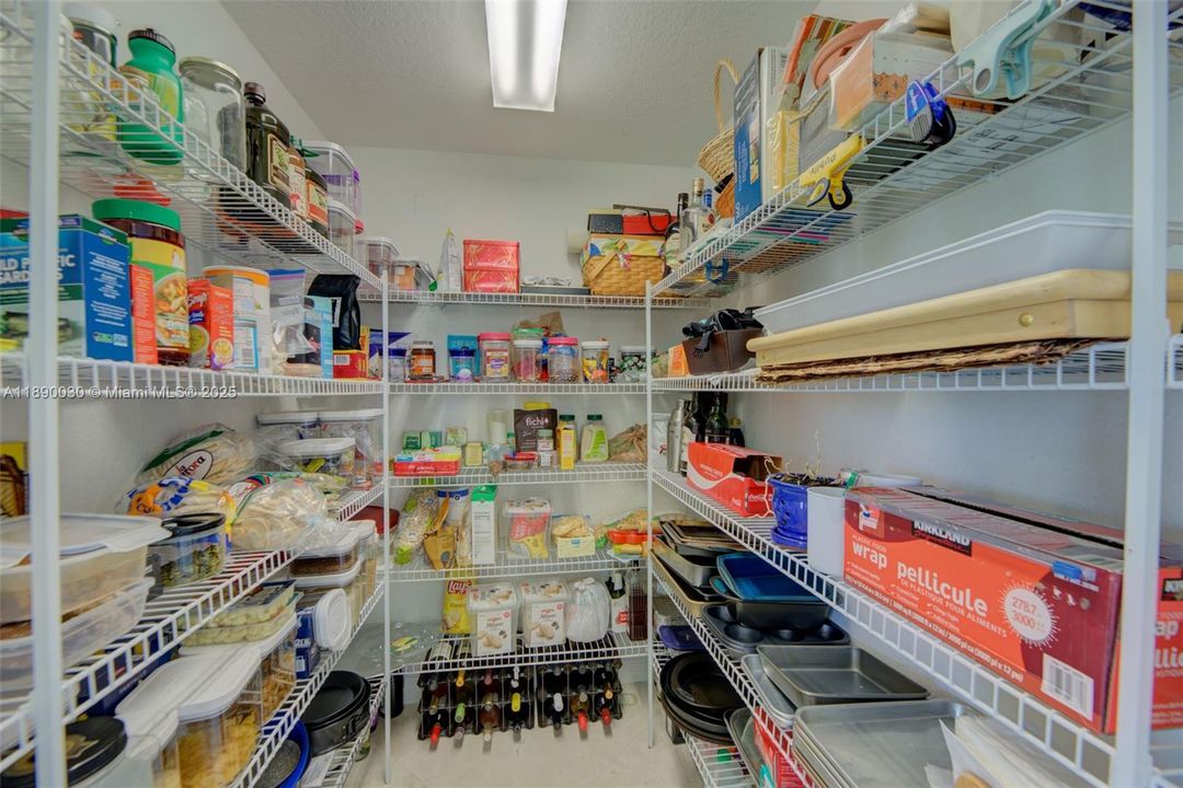 На продажу: $760,000 (3 спален, 2 ванн, 2490 Квадратных фут)