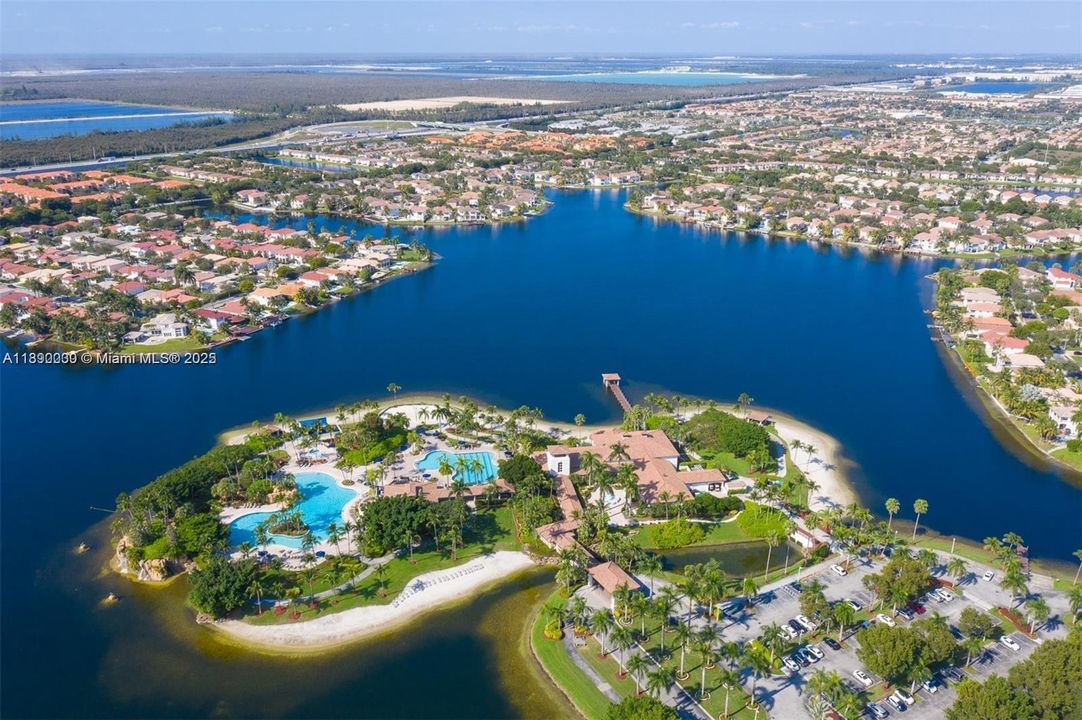 На продажу: $760,000 (3 спален, 2 ванн, 2490 Квадратных фут)