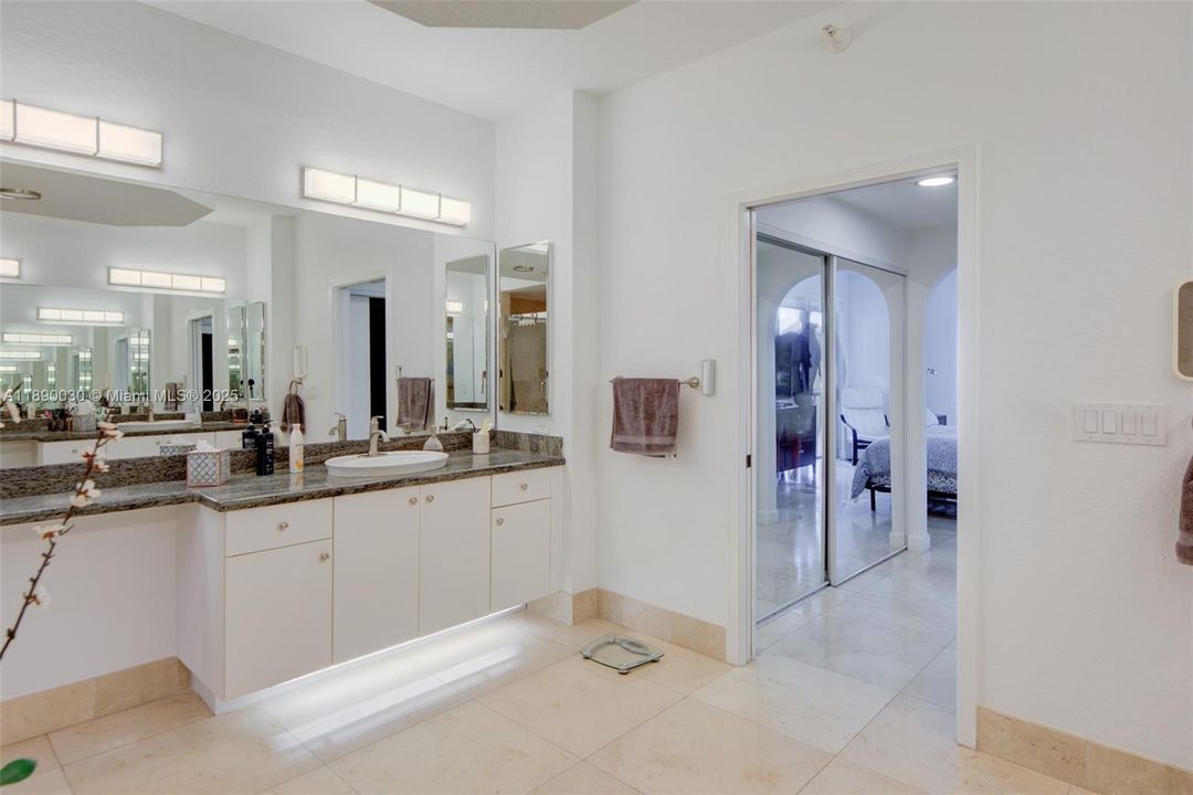 На продажу: $760,000 (3 спален, 2 ванн, 2490 Квадратных фут)