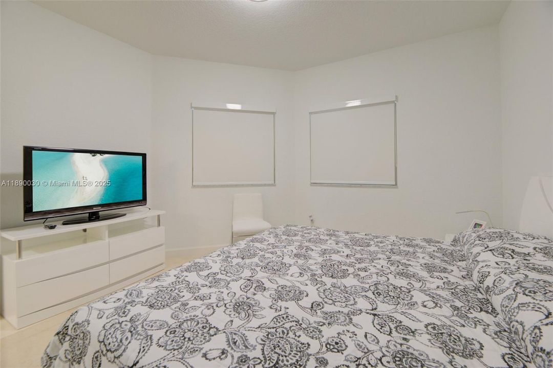 На продажу: $760,000 (3 спален, 2 ванн, 2490 Квадратных фут)