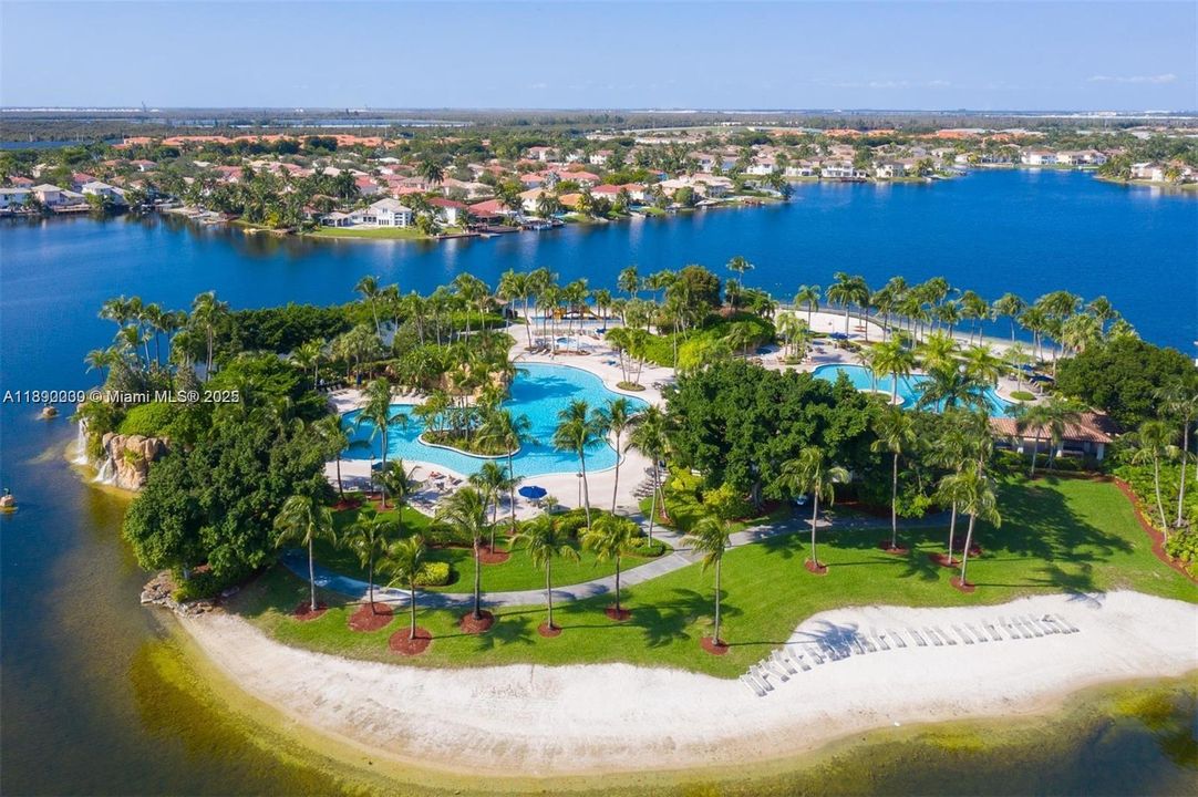 На продажу: $760,000 (3 спален, 2 ванн, 2490 Квадратных фут)