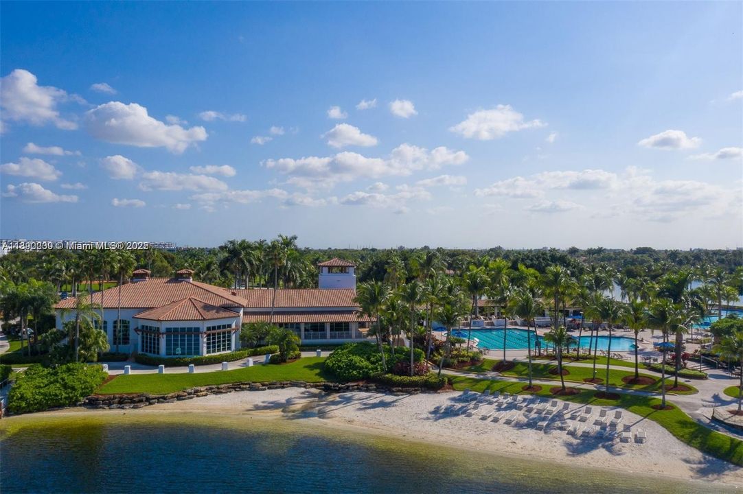 На продажу: $760,000 (3 спален, 2 ванн, 2490 Квадратных фут)