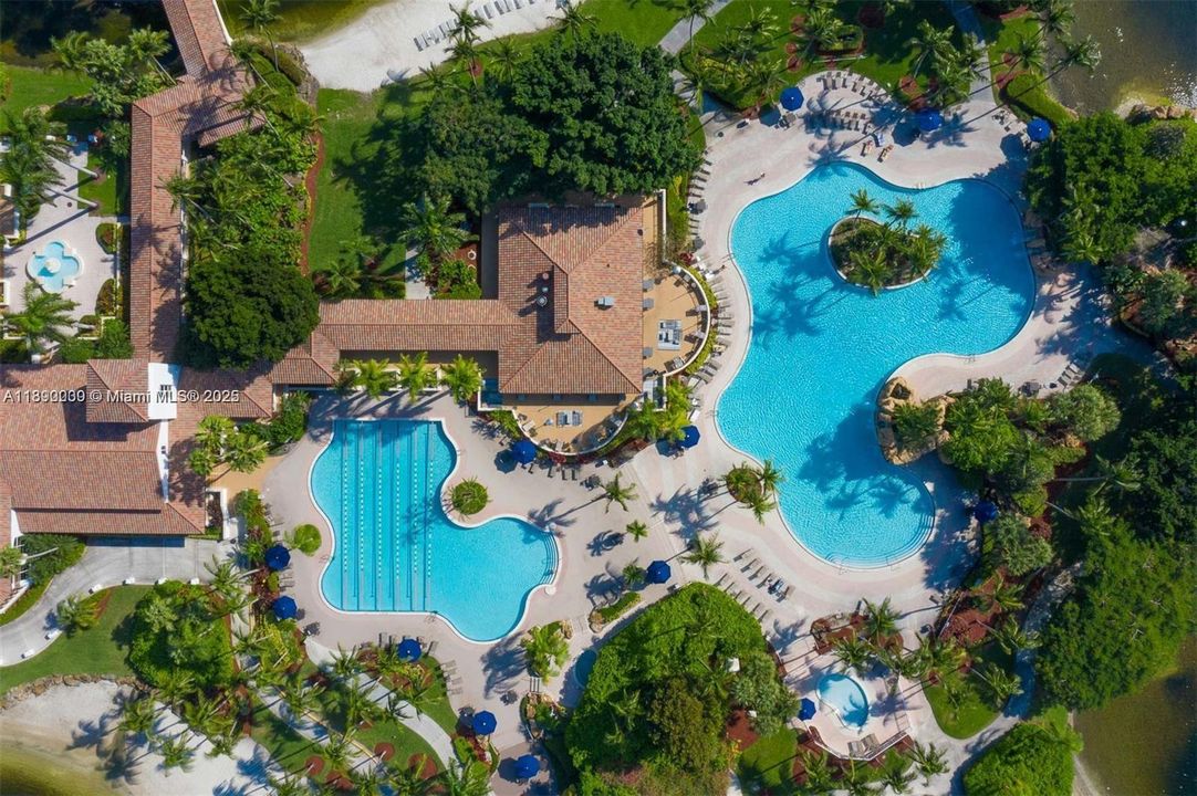 На продажу: $760,000 (3 спален, 2 ванн, 2490 Квадратных фут)