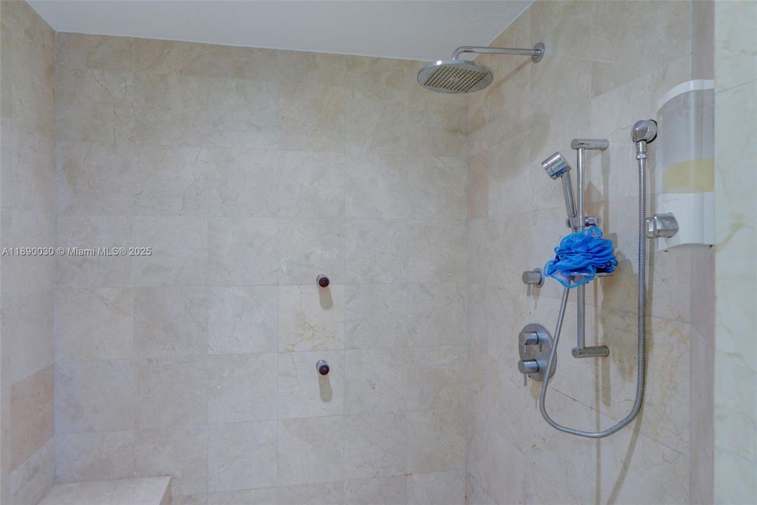 На продажу: $760,000 (3 спален, 2 ванн, 2490 Квадратных фут)