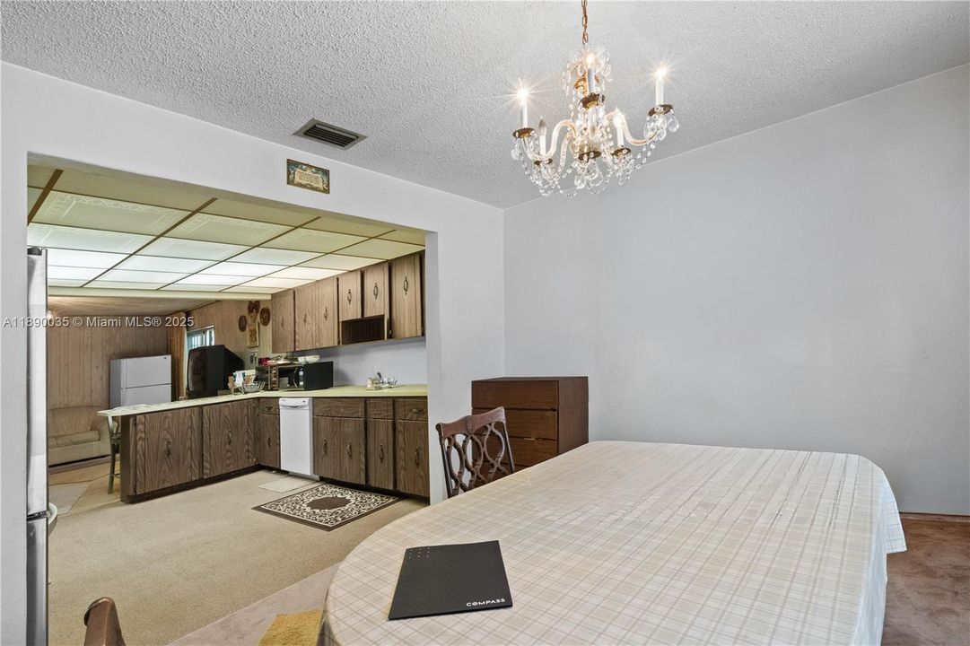 合同活跃: $1,185,000 (0 贝兹, 0 浴室, 3178 平方英尺)