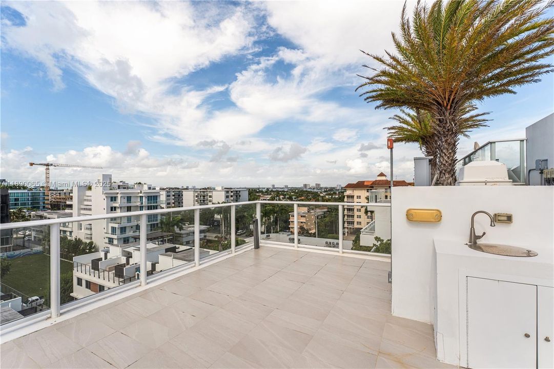 For Sale: $1,200,000 (3 beds, 3 baths, 1706 Square Feet)