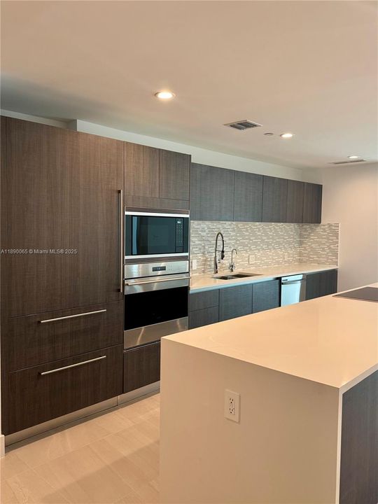 For Sale: $1,200,000 (3 beds, 3 baths, 1706 Square Feet)