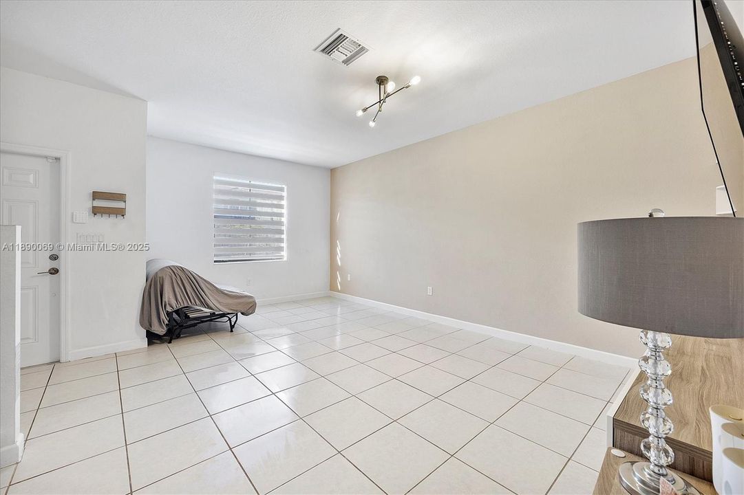 На продажу: $449,500 (3 спален, 2 ванн, 1587 Квадратных фут)